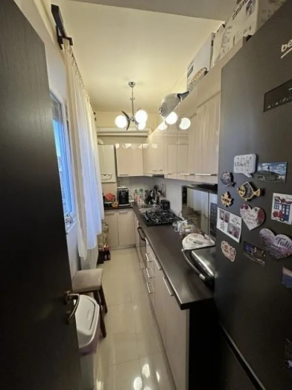 Apartament 3 camere decomandat, Prelungirea Ghencea, etaj 2/ 4, 63 mp, 75. 000 euro - Imaginea 7