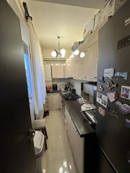 Apartament 3 camere decomandat, Prelungirea Ghencea, etaj 2/ 4, 63 mp, 75. 000 euro - Imaginea 7