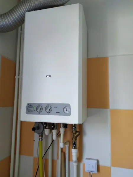 Vand casa + teren intravilan comuna Serbanesti - Imaginea 5