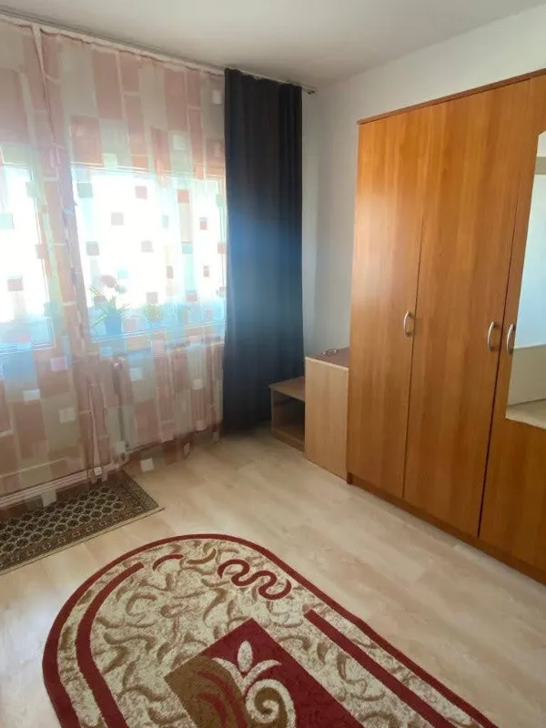 Garsoniera spatioasa si complet utilata de inchiriat in zona Marasti din Deva - Imaginea 1