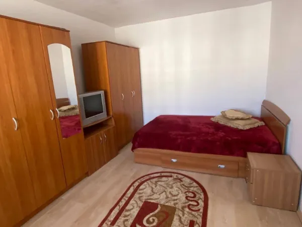Garsoniera spatioasa si complet utilata de inchiriat in zona Marasti din Deva - Imaginea 2