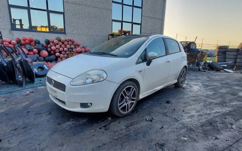 Fiat Grande Punto 1. 3D 75cp si 90cp, 2008 - Imaginea 1