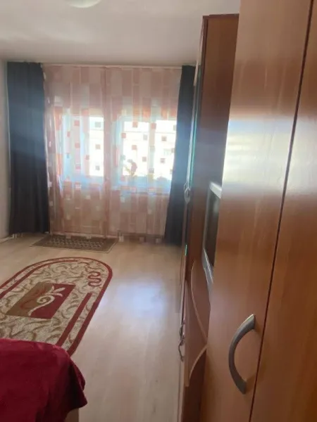 Garsoniera spatioasa si complet utilata de inchiriat in zona Marasti din Deva - Imaginea 6