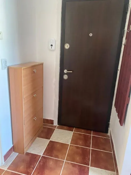 Garsoniera spatioasa si complet utilata de inchiriat in zona Marasti din Deva - Imaginea 9