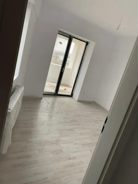 Apartament de vanzare 61500 euro - Imaginea 1