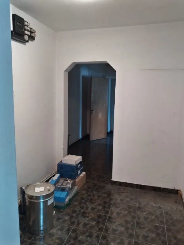 Vand 4 camere Rahova Margeanului  83. 000 euro - Imaginea 2