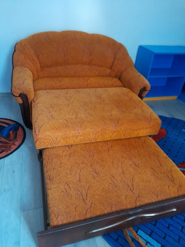 P. F. Vand Canapea extensibila aproape noua - Imaginea 3