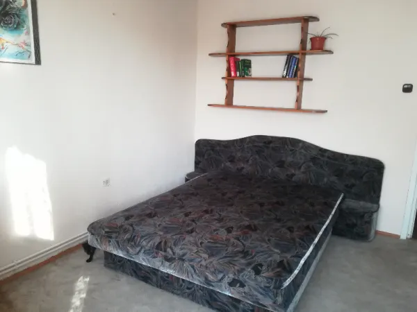 Chirie apartament cu 4 camere si pentru studenti - Imaginea 1