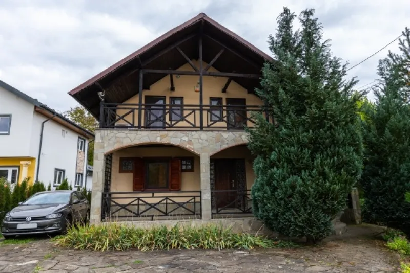 Vila S+ P+ M, 5 camere, Stefesti zona Slanic Prahova 130. 000 euro - Imaginea 1