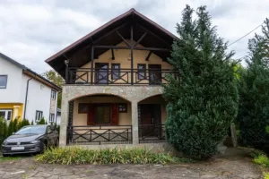 Vila S+ P+ M, 5 camere, Stefesti zona Slanic Prahova 130. 000 euro