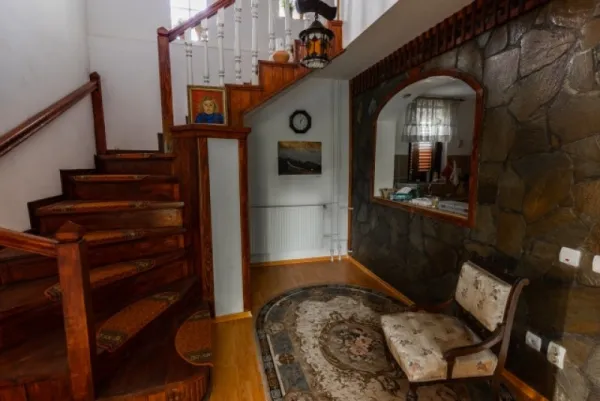 Vila S+ P+ M, 5 camere, Stefesti zona Slanic Prahova 130. 000 euro - Imaginea 6