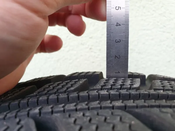 and 4 x jante tabla + 4 x anvelope iarna 175 / 70 R 13 second hand - Cielo / Opel - Imaginea 2