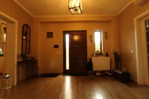 VILA de vanzare P+ 2, zona Bucurestii Noi, 180mp, complet mobilata si modernizata, 358. 000euro