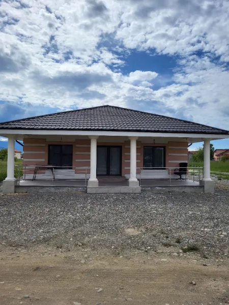 Casa noua de vanzare - Imaginea 1
