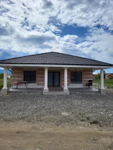Casa noua de vanzare