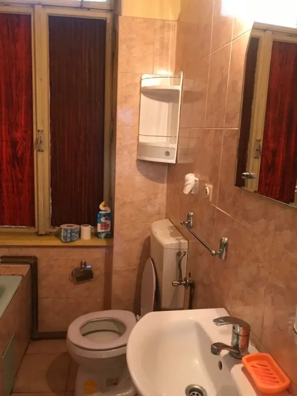 Inchiriez apartament cu 3 camere, Piata Mihai Viteazaul, Cluj. - Imaginea 2