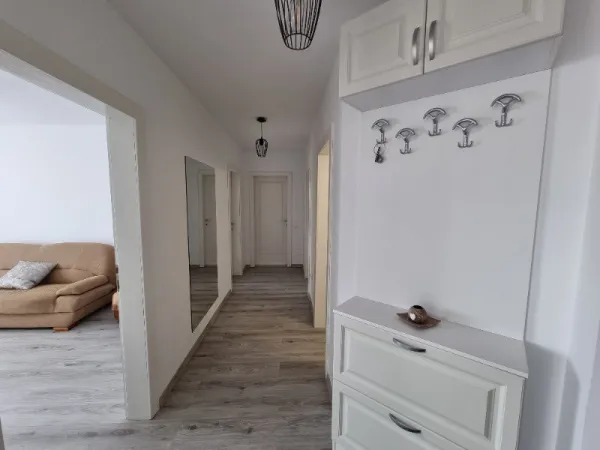 Apartament cu 3 camere, parcare subterana, zona Corneliu Coposu - Imaginea 3