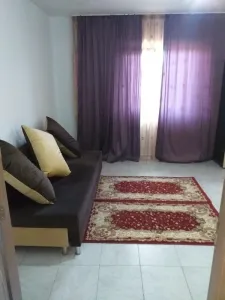 Vand casa renovata si teren