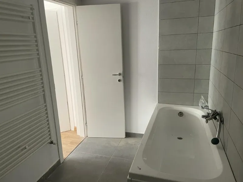 Dezvoltator vinde apartament cu 3 camere la cheie in Ploiesti. - Imaginea 8