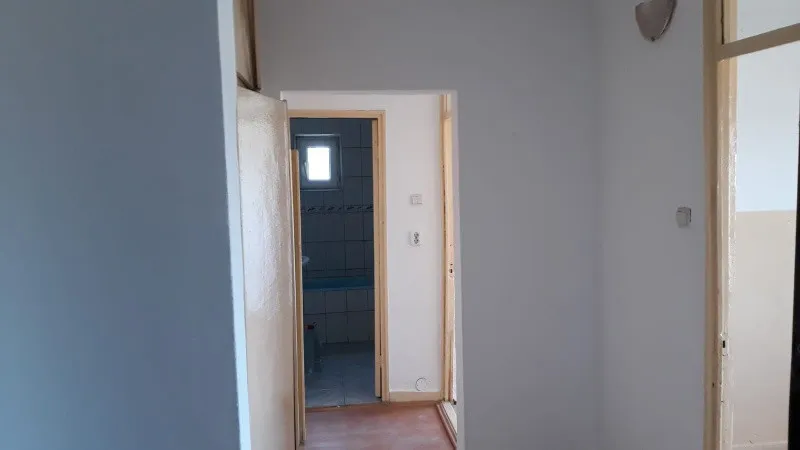Vand apartament 2 camere in Calafat, strada Jiului - Imaginea 4