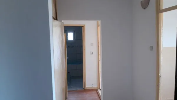 Vand apartament 2 camere in Calafat, strada Jiului - Imaginea 4