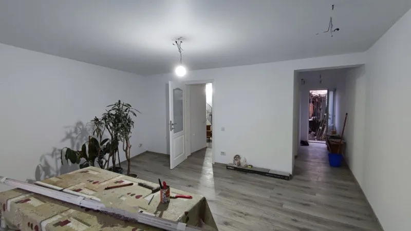 Inchiriez spatiu birouri, zona ultracentrala Ploiesti - Imaginea 1