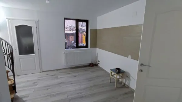 Inchiriez spatiu birouri, zona ultracentrala Ploiesti - Imaginea 3
