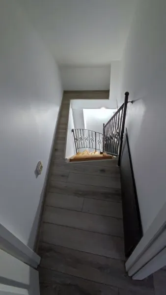 Inchiriez spatiu birouri, zona ultracentrala Ploiesti - Imaginea 8