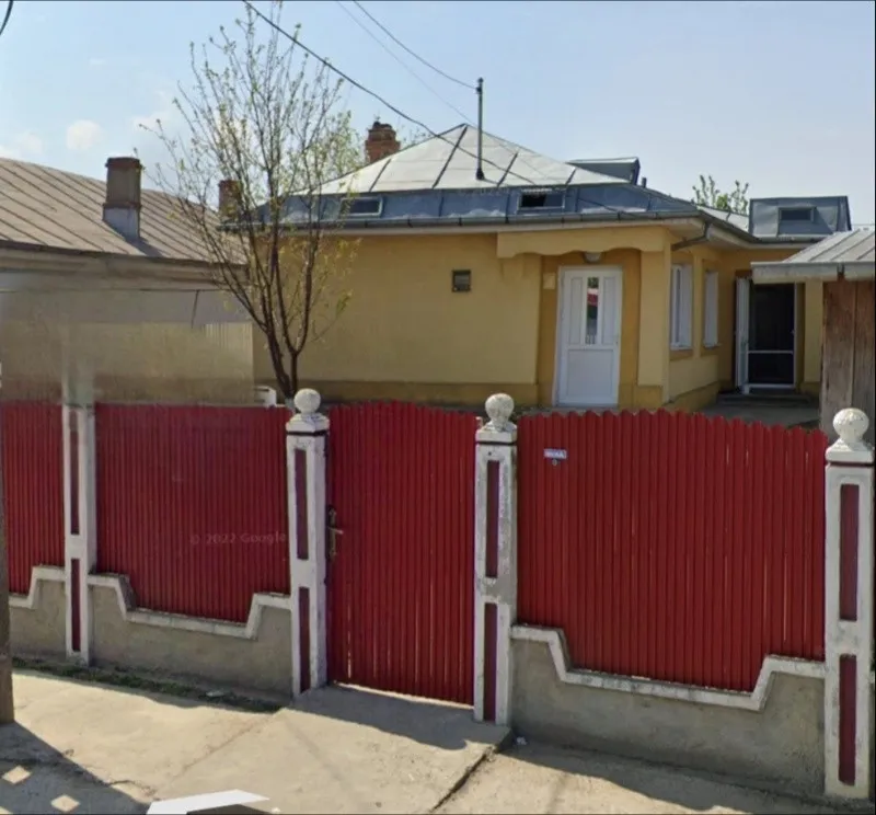 vand casa in barlad str dimitrie cantemir - Imaginea 1