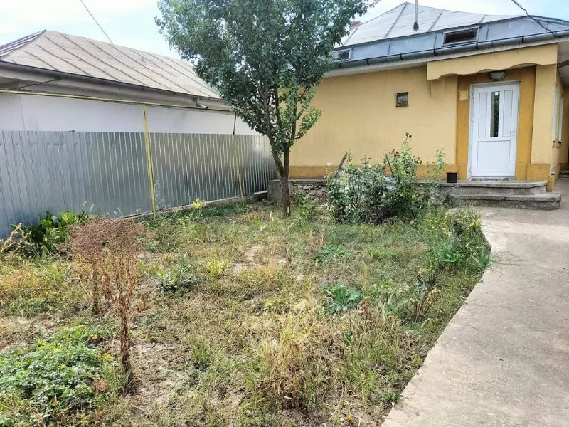 vand casa in barlad str dimitrie cantemir - Imaginea 2