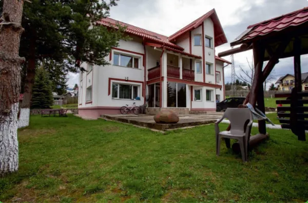 Casa + teren in Dorna Arini, 370 m2 locuibili + 14. 000 m2 teren curte - Imaginea 1