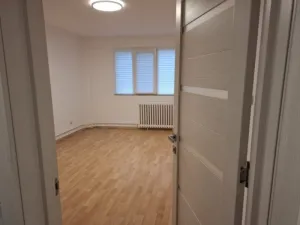 Apartament 2 camere, semidecomandat, 50mp, Berceni, Piata Sudului, 78. 500euro