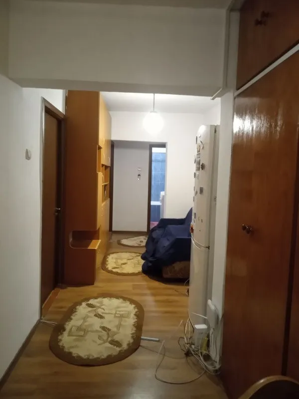 inchiriez 1 camera intr- un apartament de 3 camere la metrou 1 Decembrie unei fete nefumatoare. - Imaginea 7