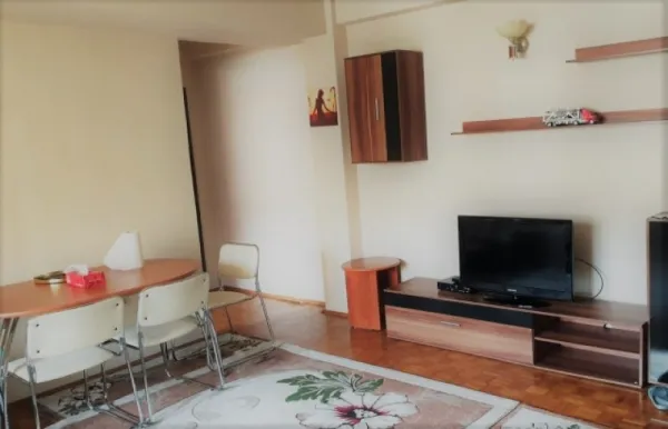 Inchiriez apartament 3 camere Brasov, Filarmonica Patria, 60mp, 600euro - Imaginea 1