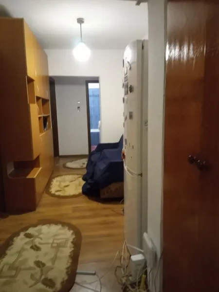 inchiriez 1 camera intr- un apartament de 3 camere la metrou 1 Decembrie unei fete nefumatoare. - Imaginea 8