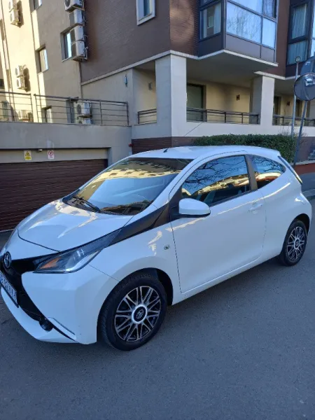 Toyota Aygo an 2015 - Imaginea 2