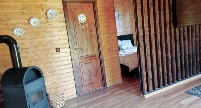 Cazare in casuta din lemn Sibiu - Imaginea 3