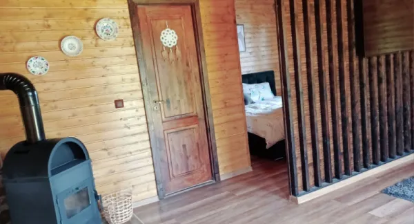 Cazare in casuta din lemn Sibiu - Imaginea 3