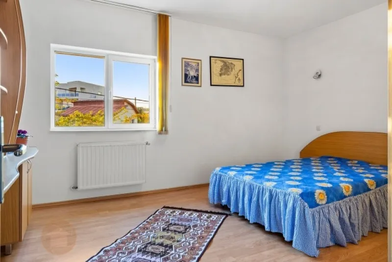 Vila de vanzare, 7 camere, teren 1080mp, zona lacului Fundeni, 600. 000euro - Imaginea 5