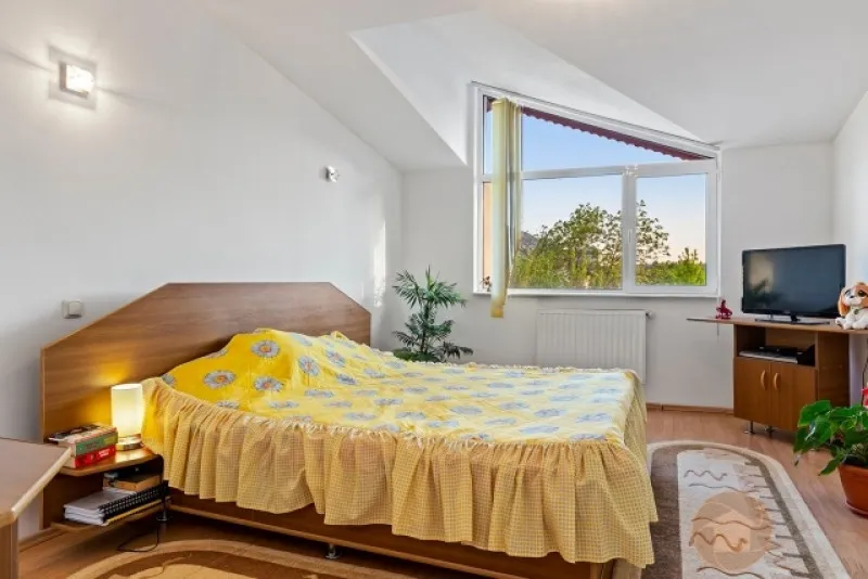 Vila de vanzare, 7 camere, teren 1080mp, zona lacului Fundeni, 600. 000euro - Imaginea 6