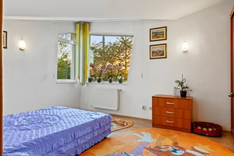 Vila de vanzare, 7 camere, teren 1080mp, zona lacului Fundeni, 600. 000euro - Imaginea 7