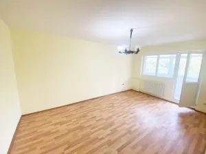 Vand Apartament 4 camere decomandat si doua bai Republicii