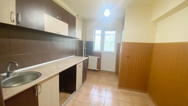 Vand Apartament 4 camere decomandat si doua bai Republicii - Imaginea 2