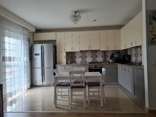 Vand apartament 2 camere in Cartierul German Chitila - Imaginea 1