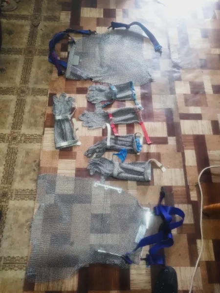 2 sorturi din zale si 5 manusi Set complect - Imaginea 1