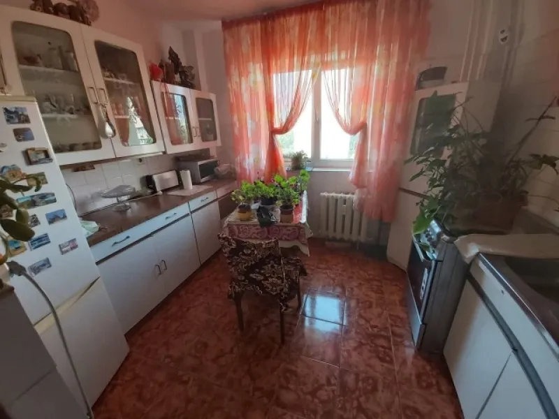 Apartament 3 camere, 74mp, zona Basarabia Diham, 120. 000euro - Imaginea 8