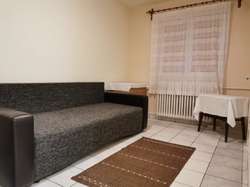 Inchiriez garsoniera 20 mp, Bd. Unirii, complet mobilata si utilata, 300euro - Imaginea 1