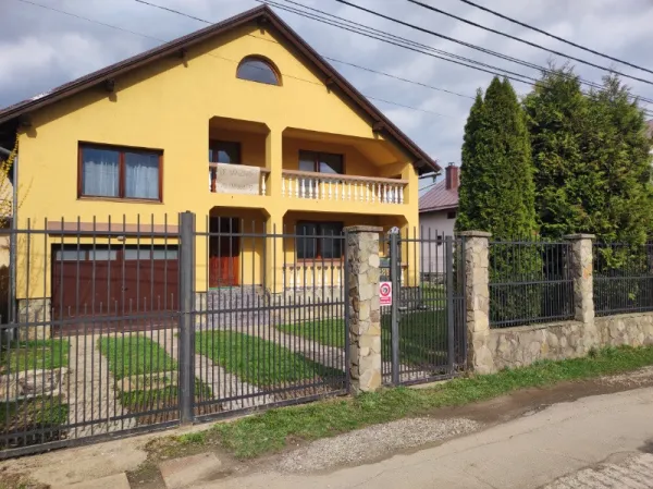 Casa si teren de vanzare in Sighetu Marmatiei - Imaginea 1