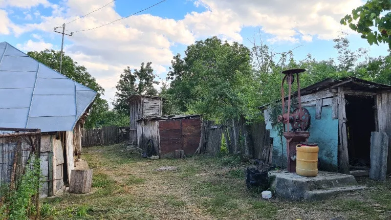 De vanzare casa cu teren - Imaginea 2