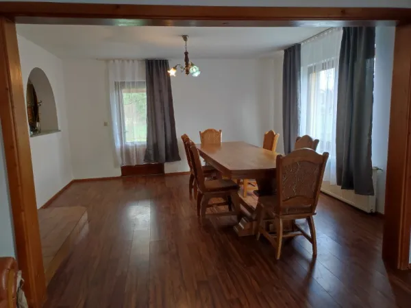 Casa si teren de vanzare in Sighetu Marmatiei - Imaginea 8